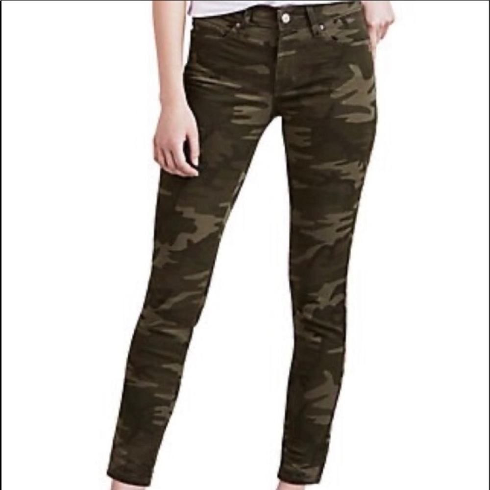 Levi’s 711 Skinny Ankle Jeans Camo Size 28